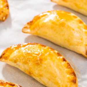 PASTEL DE FRANGO COM MILHO