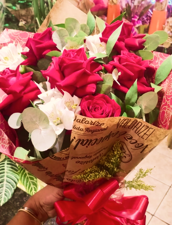 Buquê 6 Rosas Importadas