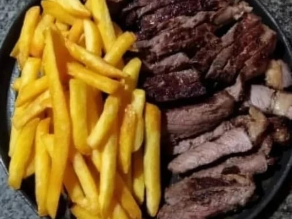 Contra-filé com fritas
