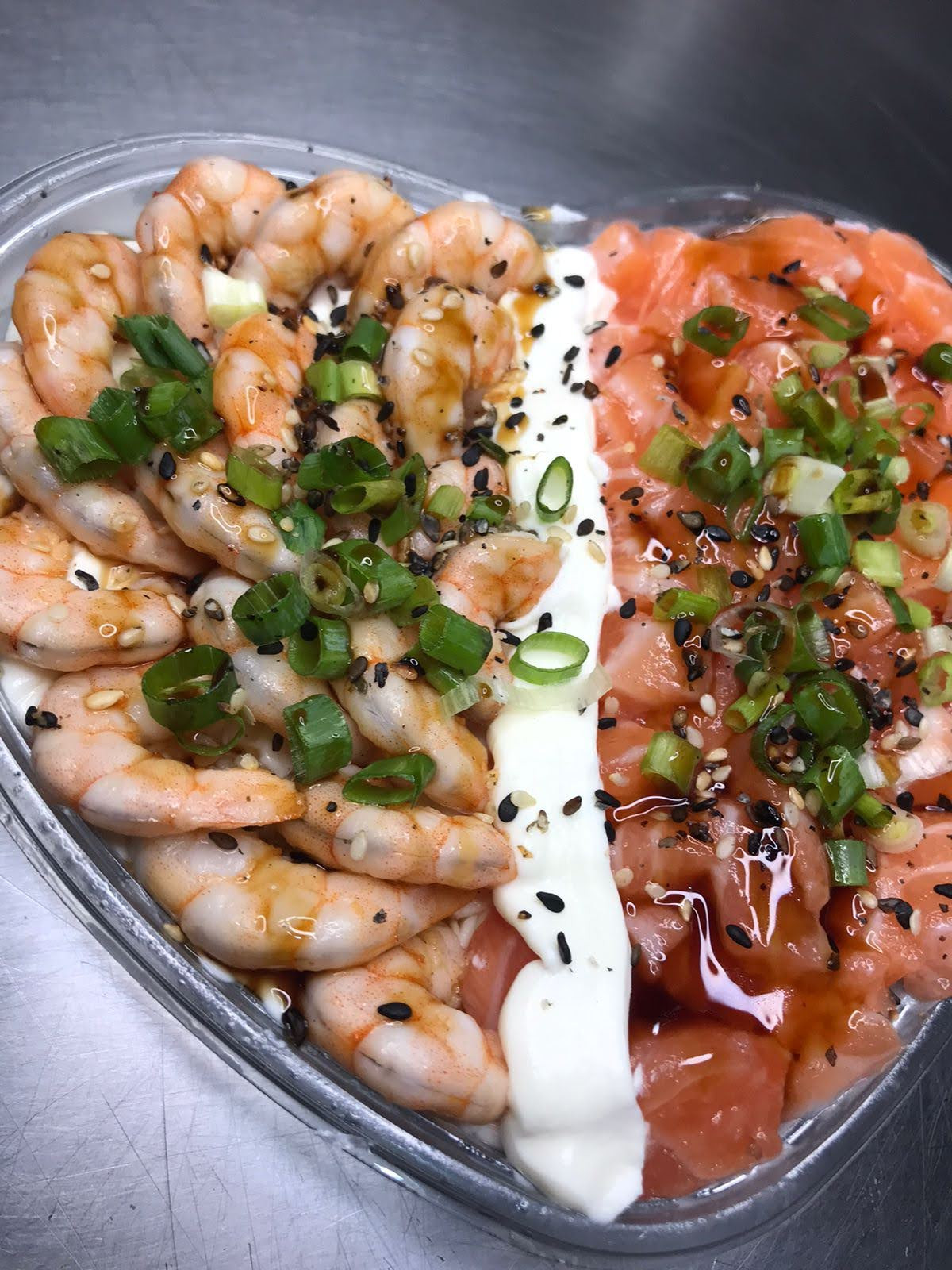 CORAÇAO DE SUSHI SALMAO E CAMARAO