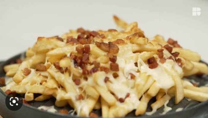 FRITAS COM QUEIJO E BACON