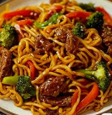 YAKISOBA DE CARNE (1Kg)