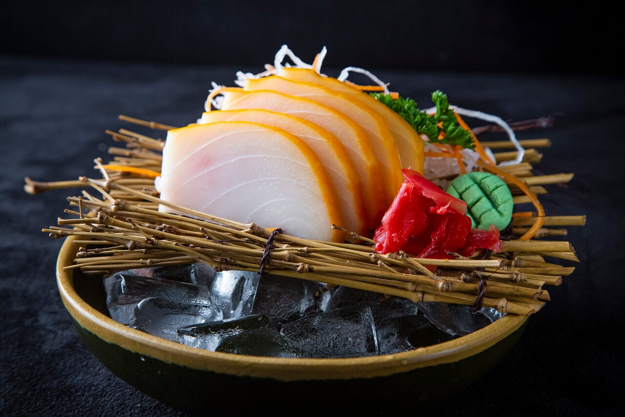 Sashimi Anchova Defumada  -  6 peças 