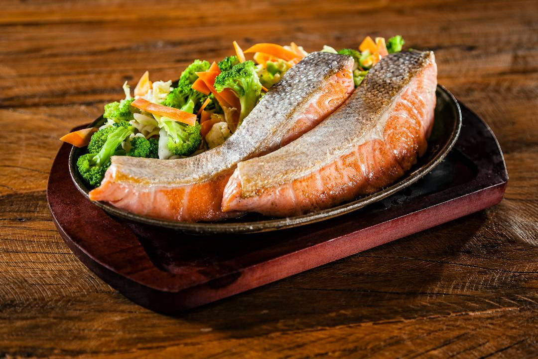 Teppan de Salmão com Legumes • 2 postas