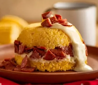 Cuscuz com Calabresa
