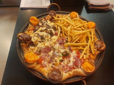 Pizza Grande Com Borda Vulcão