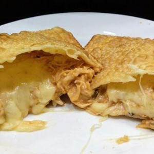 PASTEL FRANGO COM QUEIJO