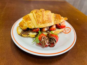 CROISSANT NUTELLA E MORANGO