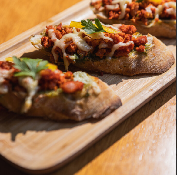 Bruschetta de linguicinha