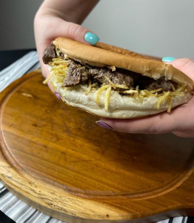 X - STROGONOFF DE CARNE + CHEDDAR 