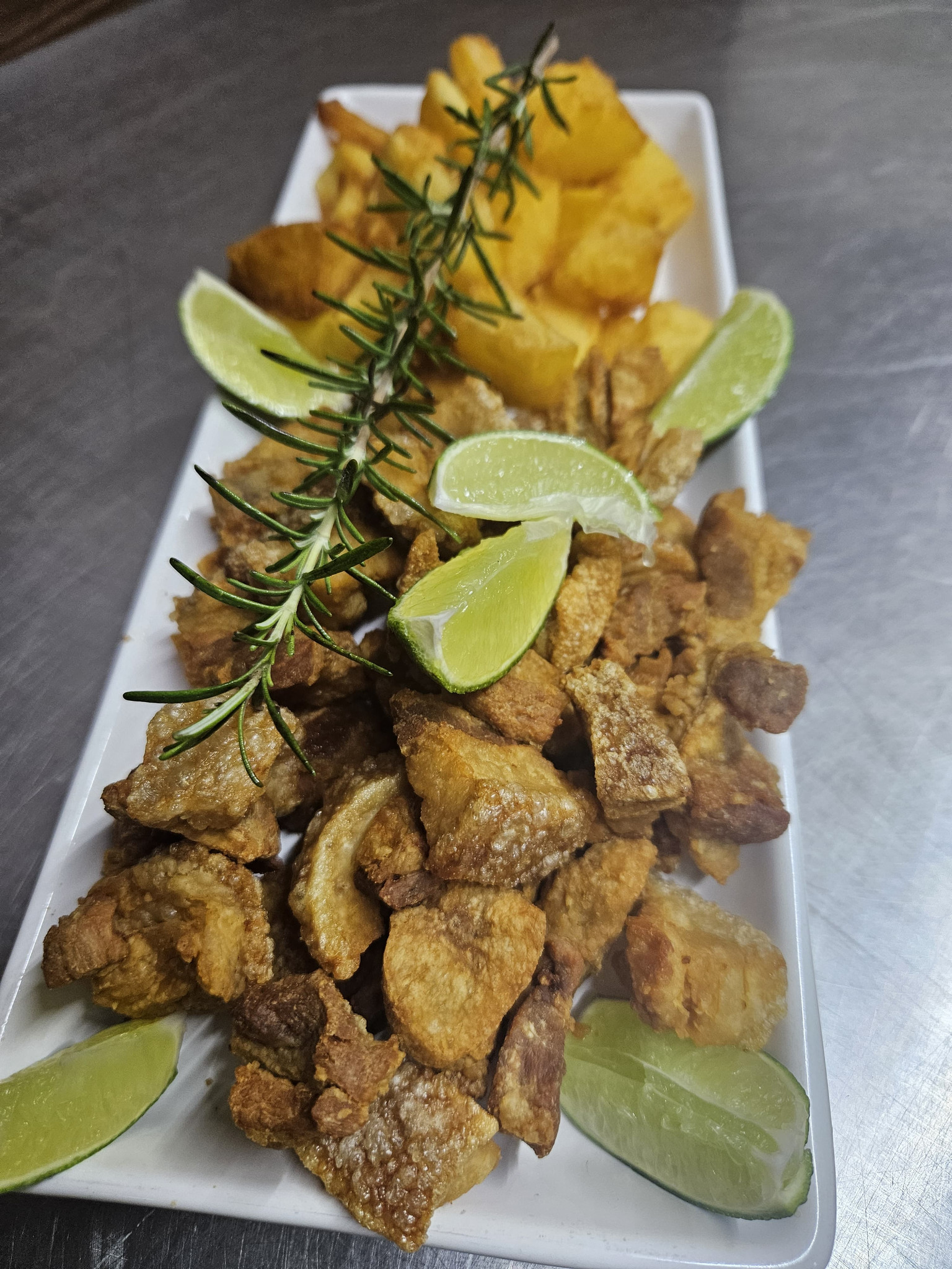 Panceta com Mandioca Frita