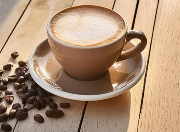 CAFÉ COM LEITE