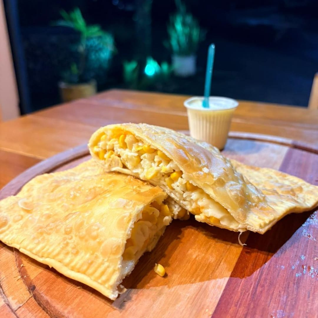 PASTEL QUEIJO E MILHO GRANDE