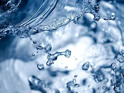AGUA MINERA COM GAS