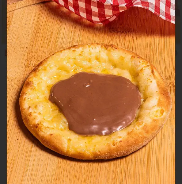  Esfiha de Muçarela com Chocolate