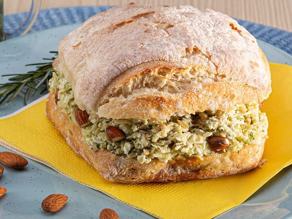 Sanduba Cheese Pesto Frango