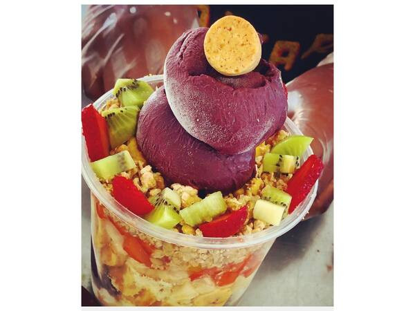 Box Verão 1 litro + frutas e complementos à sua escolha.