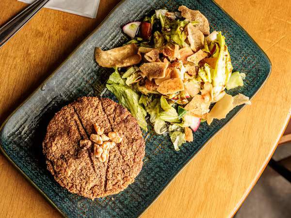 Kibe assado de carne + saladinha