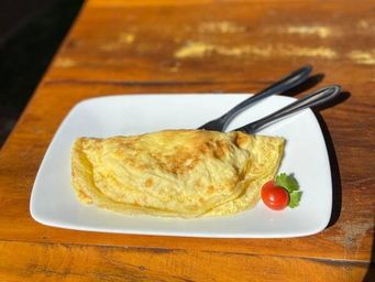 Omelete Queijo Branco e Tomate Cereja