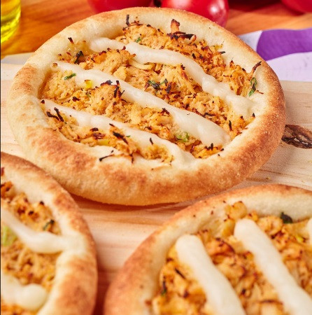Esfiha de frango com cream cheese
