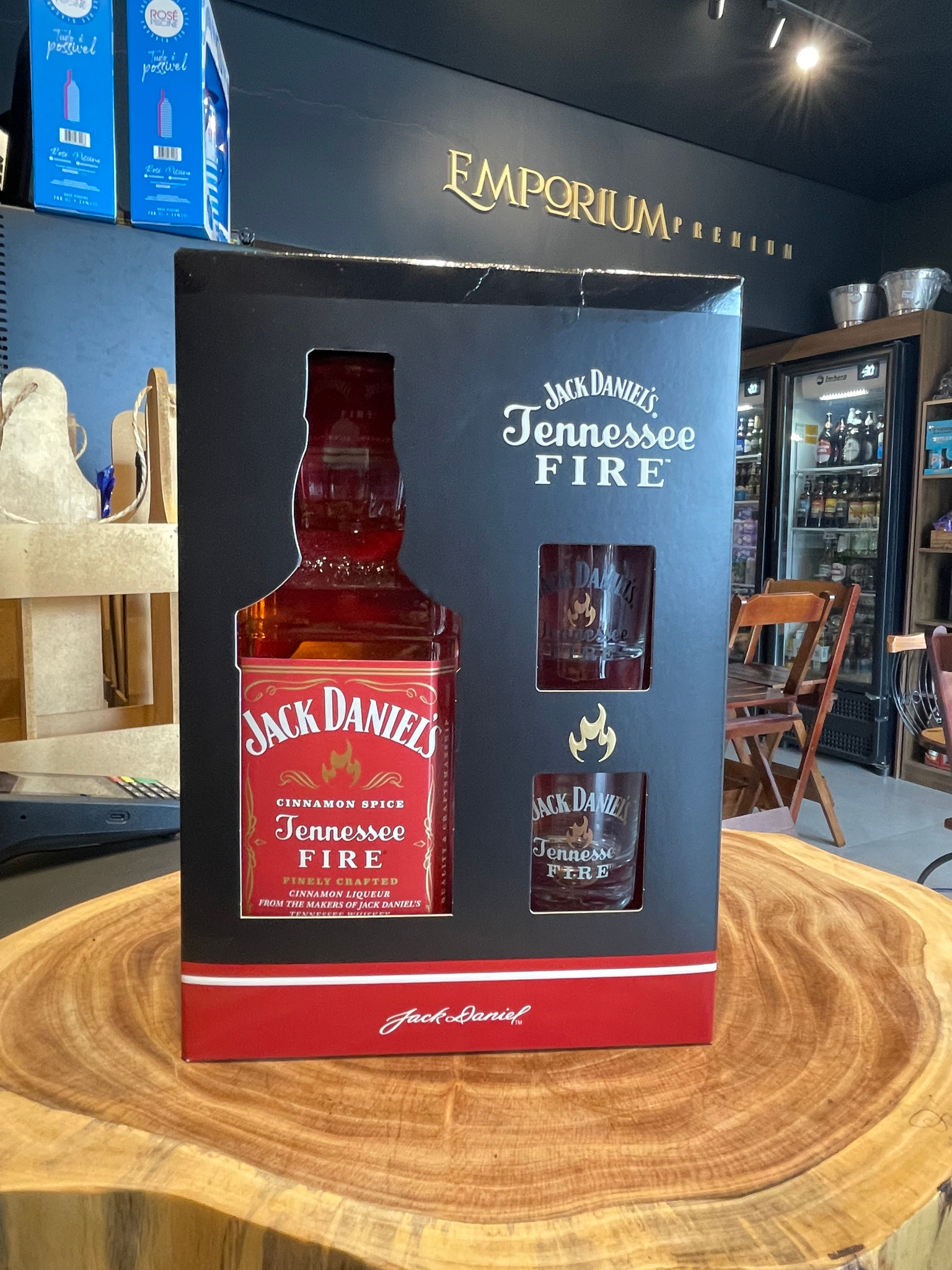 Kit Jack Daniels Fire 750ML com dois Copos