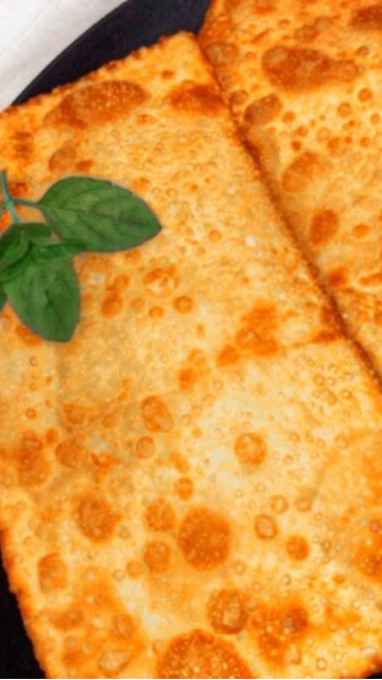Pastel de frango com cheddar 