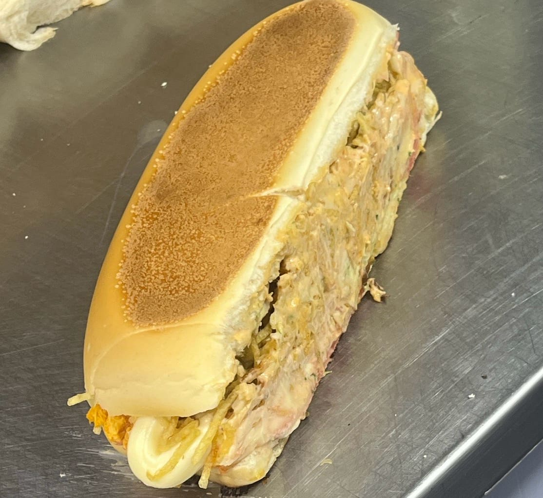 HOT DOG FRANGO E CATUPIRY