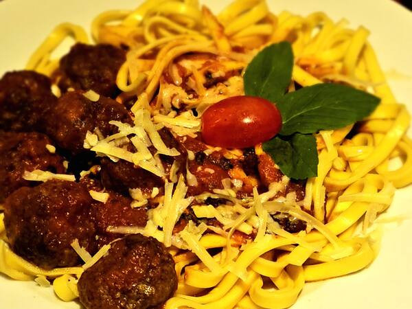 Pasta + Almondegas