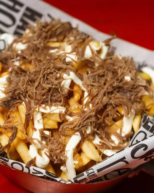 BATATA COM CARNE DE SOL E CREAM CHEESE