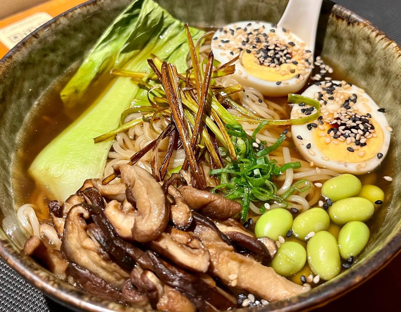 SHOYU LAMEN VEGETARIANO