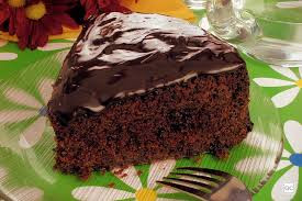 BOLO MASSA DE CHOCOLATE RECHEIO CHOCOLATE