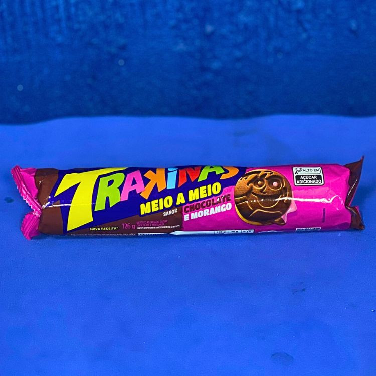 BISCOITO TRAKINAS CHOCOLATE MORANGO