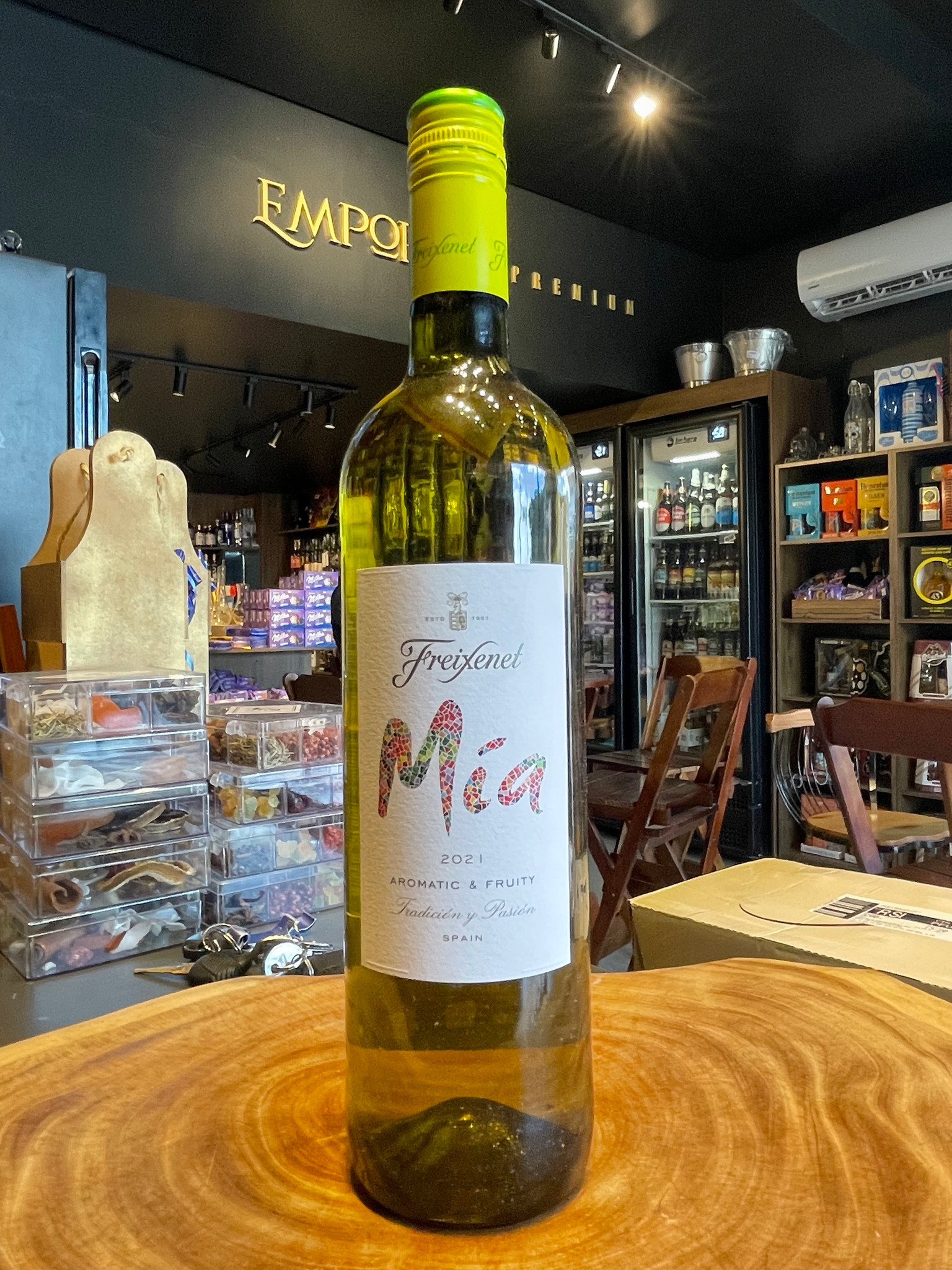 Vinho Mia Aromatic  & Fruity