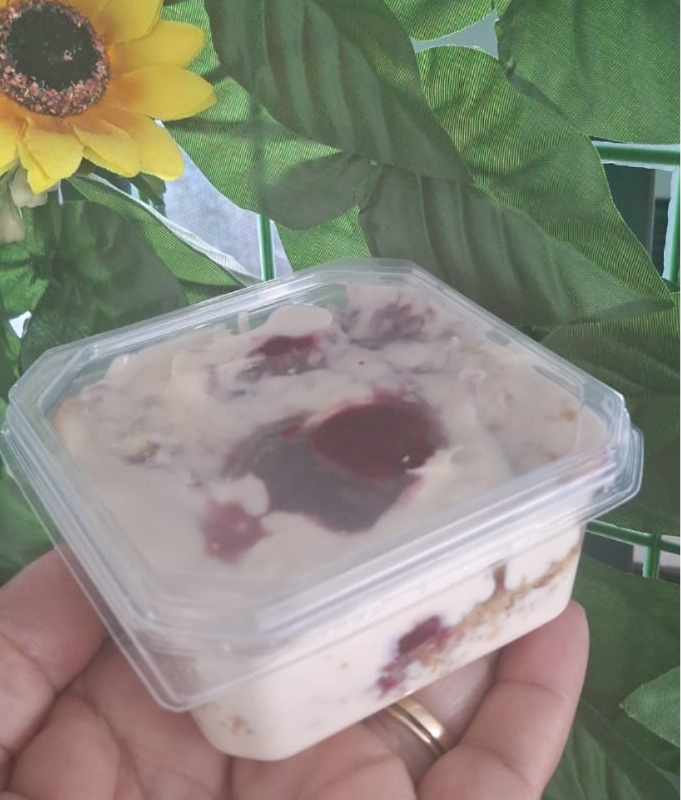 TORTA MORANGO C/ NINHO 150 ML.