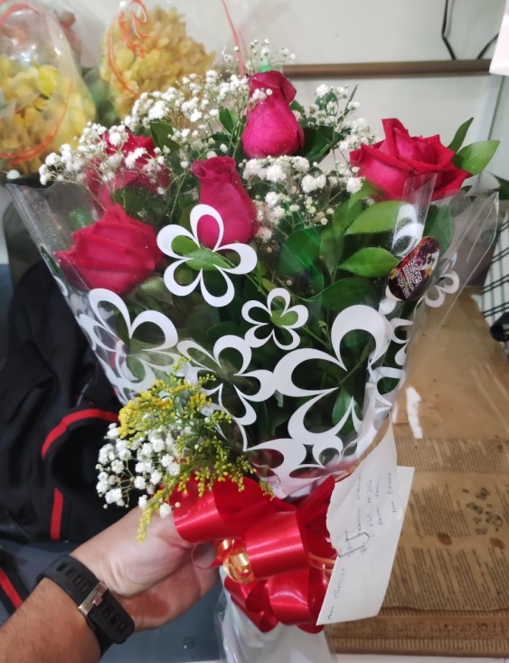 Buquê 5 Rosas Nacionais