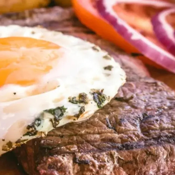BIFE A CAVALO(Foto Ilustrativa)