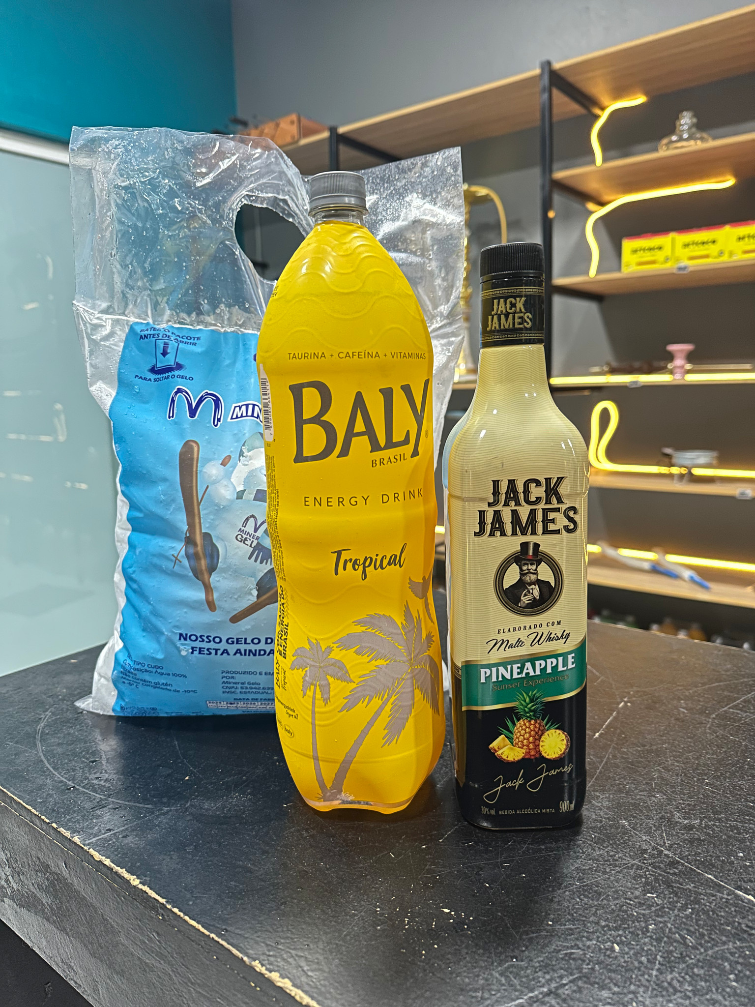 Jack James Pineapple + Baly 2L + Gelo 3kg