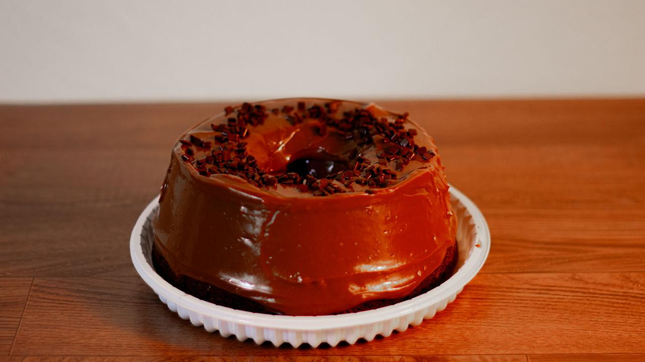 Chocolate com brigadeiro cremoso - Bolo caseiro