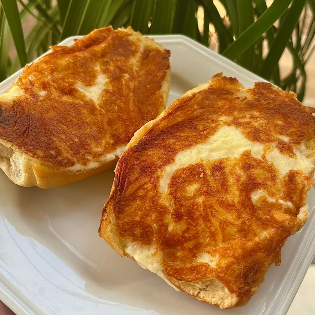 PAO NA CHAPA COM CATUPIRY