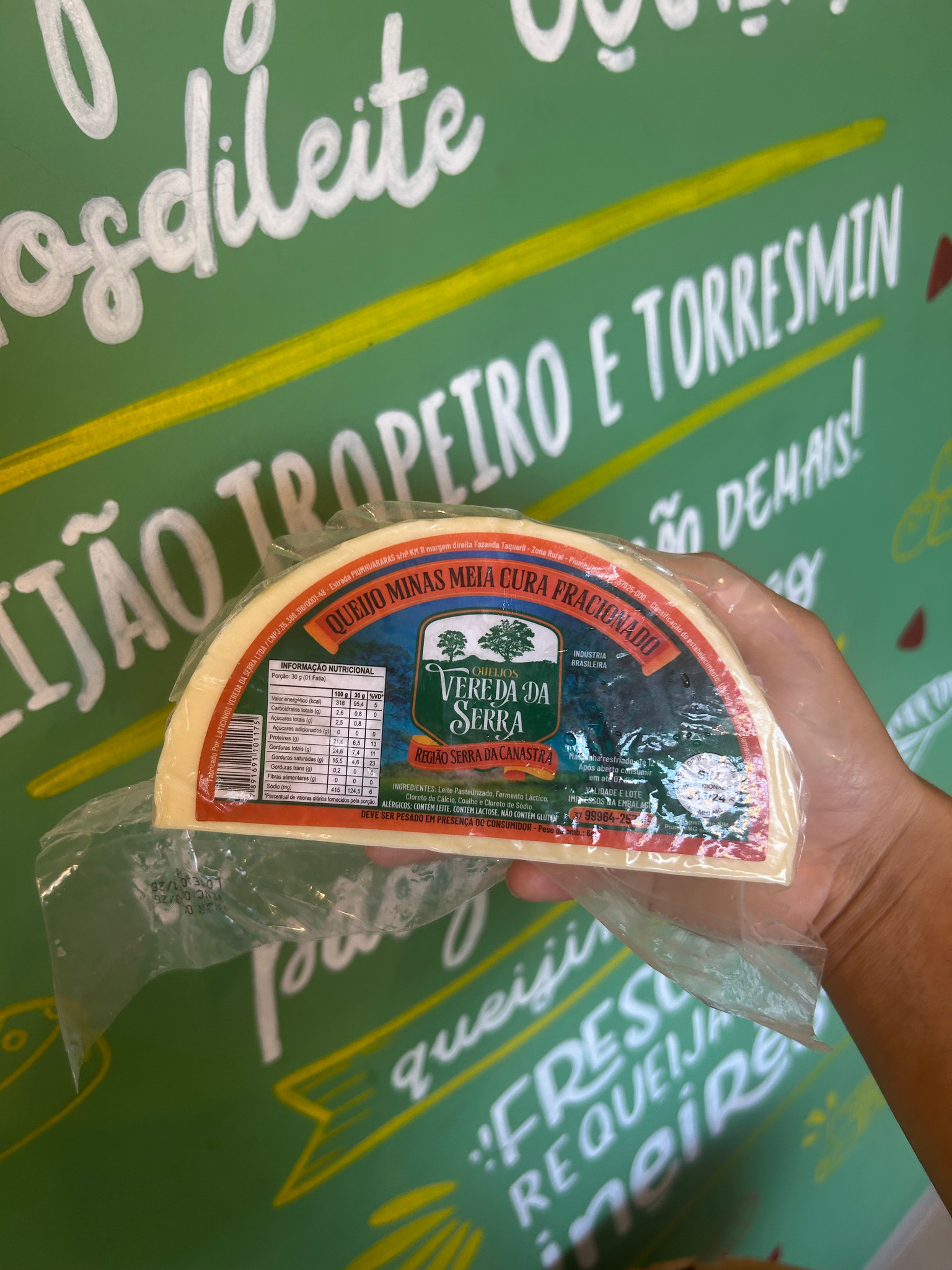 Queijo Minas Meia Cura Fracionado Veredas da Serra - 500g