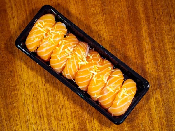 Niguiri de salmão trufado