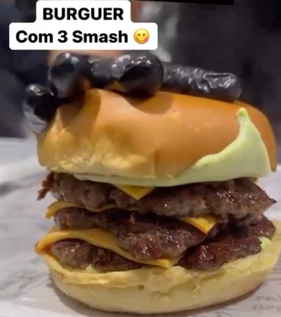 burguer com 3 smash 