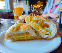PÃO NA CHAPA COM OVO