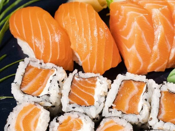 Combinado de Salmão 12 peças