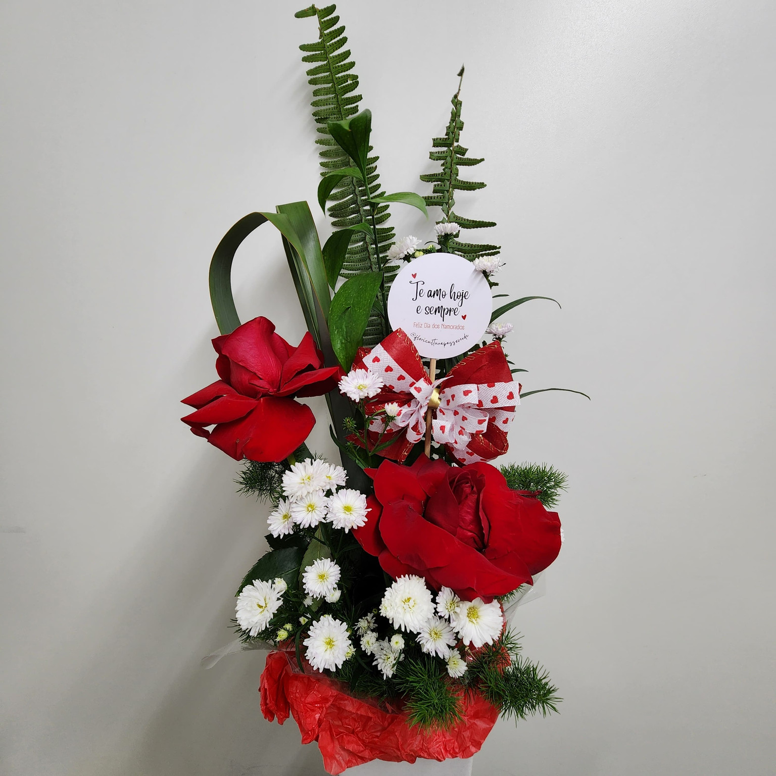 ARRANJO COM 2 ROSAS