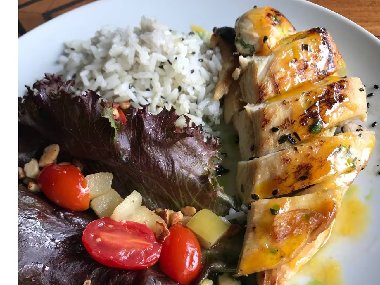 Frango grelhado com redução de laranja