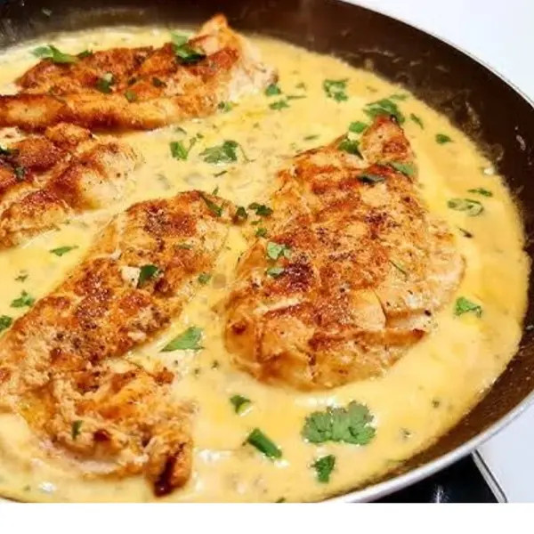 FRANGO AO MOLHO DE REQUEIJAO(Foto Ilustrativa)