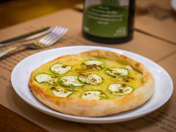 Abobrinha c/ mussarela e zaatar