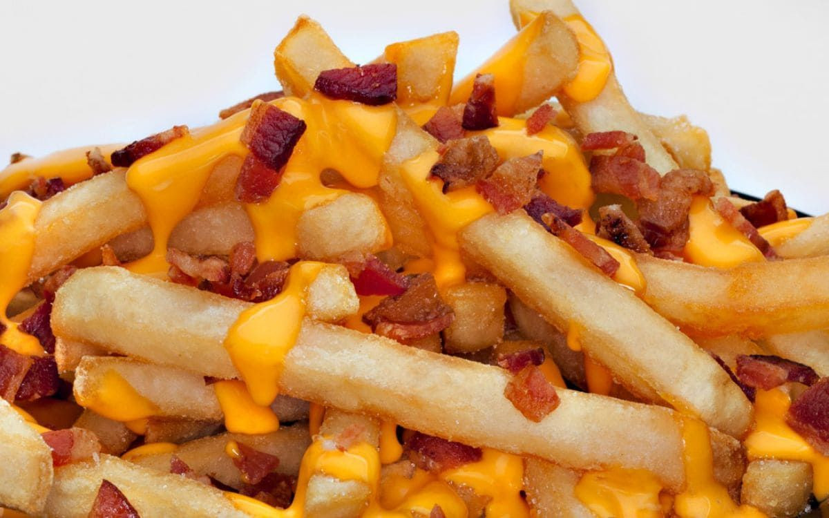 Batata com bacon e cheddar