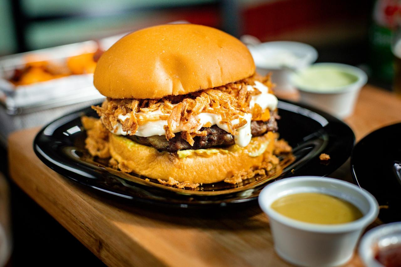BURGER BACON C QUEIJO COALHO